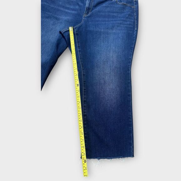 Old Navy Jeans Women's 22 Short Power Slim Straight Mid Rise Medium Wash Denim - Picture 6 of 7